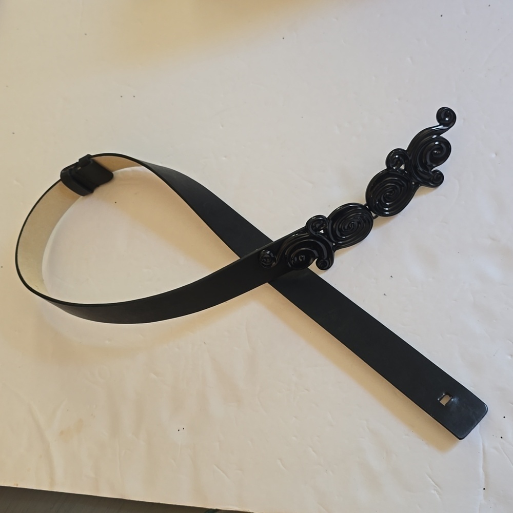 Chico's Black HEAVY Metal CLASP Buckle on quality black leather belt New! Sz.S/M - Picture 4 of 10